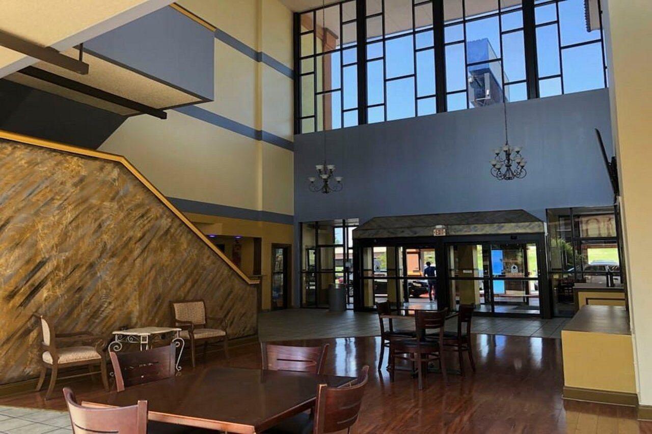 Oyo Hotel Tulsa I-44 Midtown Екстериор снимка