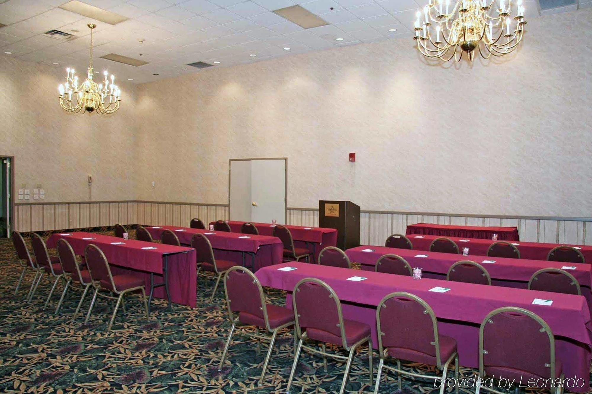 Oyo Hotel Tulsa I-44 Midtown Бизнес снимка