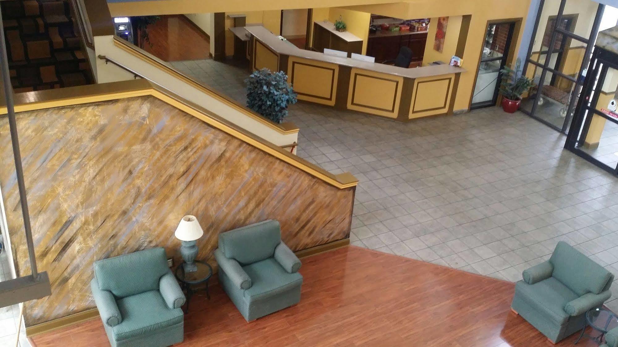 Oyo Hotel Tulsa I-44 Midtown Екстериор снимка