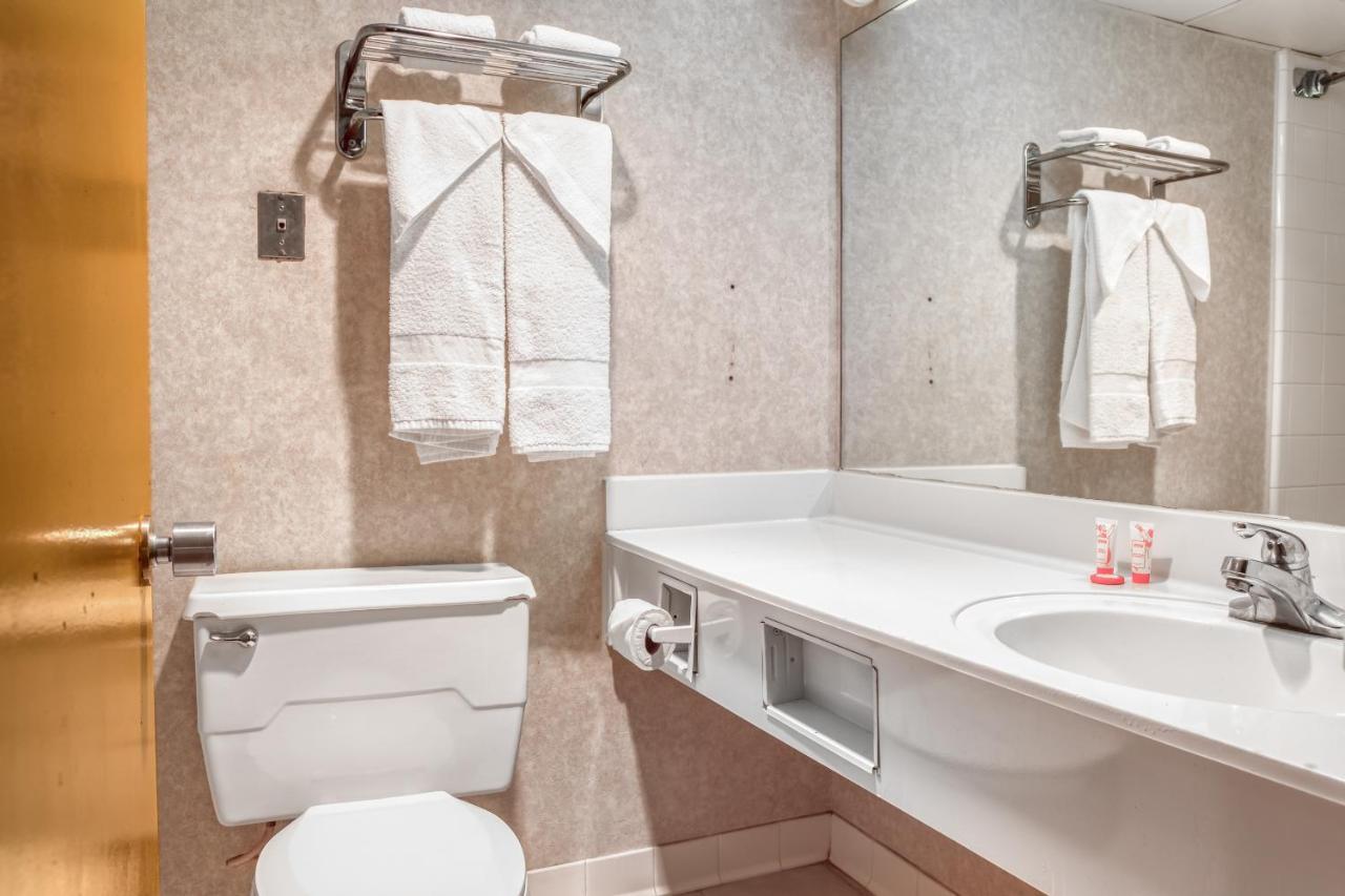 Oyo Hotel Tulsa I-44 Midtown Екстериор снимка