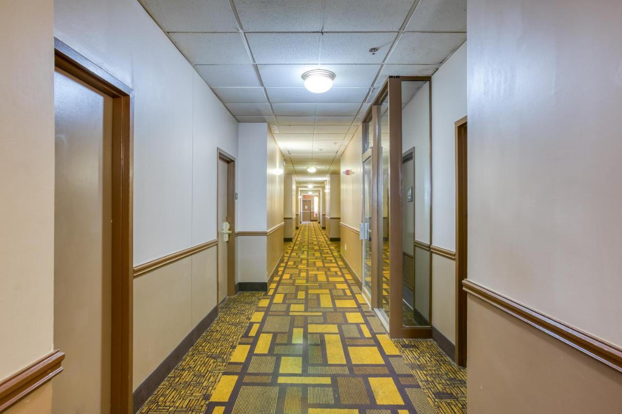 Oyo Hotel Tulsa I-44 Midtown Екстериор снимка
